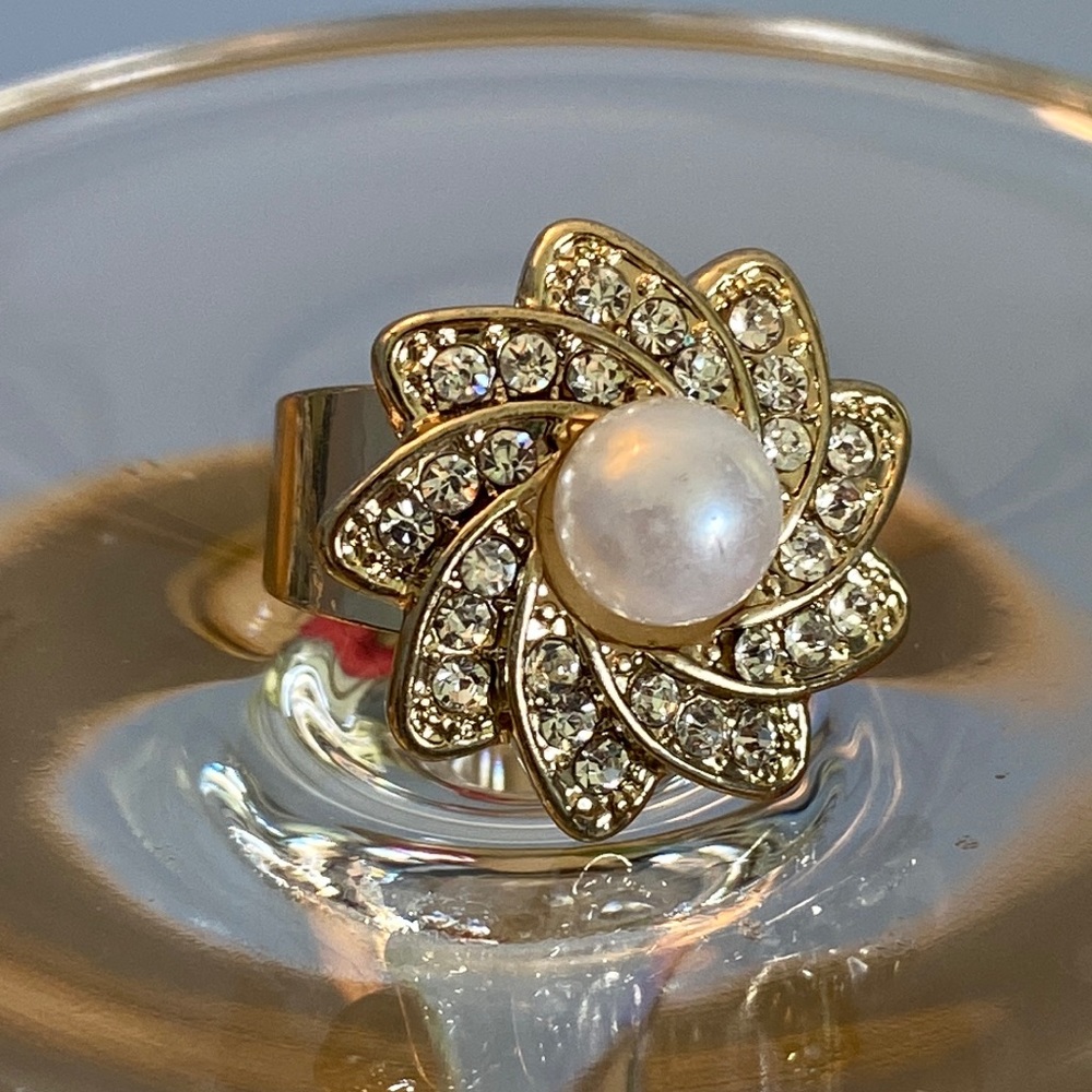 Vintage ‘Pearl & Diamond’ Cocktail Ring (7)